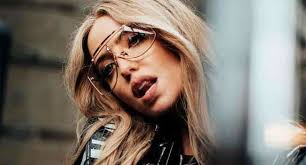 Надя дорофеева и владимир дантес якобы еще не готовы к рождению детей в семье / фото instagram.com/nadyadorofeeva. Nervno Zhdu Etot Den Kogda My Uslyshim Novuyu Pesnyu Dorofeeva Opublikovala Cherno Belyj Snimok Na Kotorom Poziruet So Vzeroshennymi Volosami Namekaya Na Novyj Hit