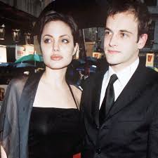 She was born on 4 june 1973 in essex county, new jersey, united states. Inside Angelina Jolie And Jonny Lee Miller S Distant Marriage And Her Divorce Regrets Mirror Online