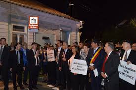 In anul 1944, familia wiesel alaturi de alti 38.000 de evrei din maramures si sighet au fost deportati de fortele naziste si horthyste in lagarele mortii: Protesting Anti Semitism Hundreds Retrace Elie Wiesel S Path To Deportation The Times Of Israel