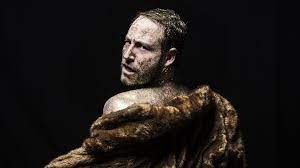 Olivier dubois (born in 1972) is a french contemporary dance choreographer. Choregraphe Olivier Dubois Olivier Dubois