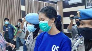 Sate beracun tersebut sang anak meninggal dunia usai menyantap sate yang mengandung sianida tersebut. Gmo1 4s7ixmc3m