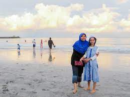 Maybe you would like to learn more about one of these? Family Trip Pantai Pasir Putih Sirih Nurul Itqi