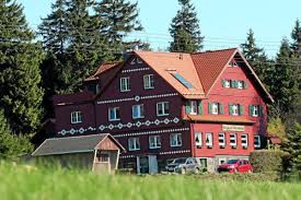 Vor dem haus gibt es einen kleinen apfelgarten. Kaisers Rennsteig Ausflug In Die Vergangenheit Zu Den Lustigen Weibern Von Der Ebertswiese Land Und Leute Thuringer Allgemeine