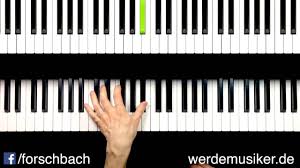 Da ich danach gefragt wurde: Drei Haselnusse Fur Aschenbrodel Auf Dem Klavier Spielen Klavier Spielen Lernen Kostenlose Lernvideos Fur Klavier Keyboard