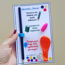 Presentes de agradecimento ao professor manualidades presentes originais lembrancinhas dia das criancas lembrancinhas presentes escolares lembrancinhas para crianças artes e ofícios lembrança dia do estudante. Lembrancinha Volta As Aulas Com Lapis Borracha E Balao