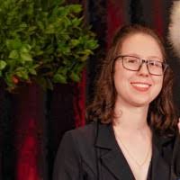 70+ perfis com “Luana De Farias”