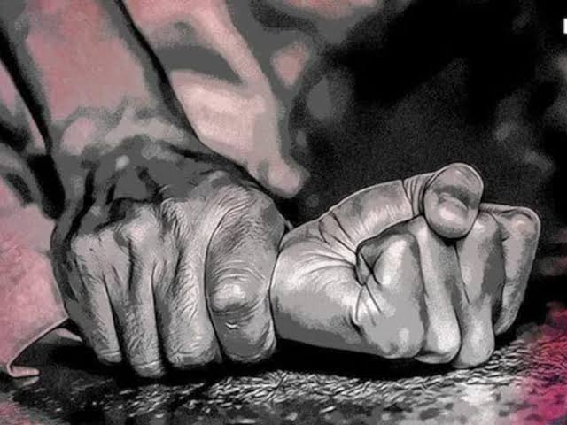 पत्थर से सिर कुचला, झाड़ियों में फेंका... कर्नाटक के बीदर में 18 साल की  लड़की का रेप कर की हत्या, 3 गिरफ्तार