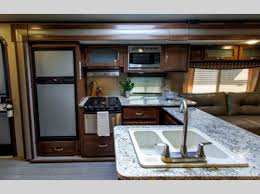 On average, these trailers offer around 200 to 400 square feet of interior space. Dutchmen Aerolite Travel Trailer Review Your Family S Rv