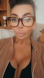 Lea Walker's Instagram, Twitter & Facebook