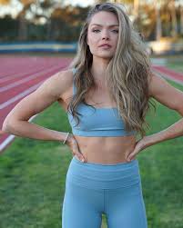 Chari Hawkins - Free pics, galleries & more at Babepedia