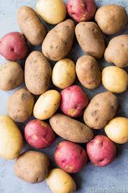 Which Potatoes Are Best For Mashing Boiling Baking And Frying Find Out The Differences Between Co In 2020 Best Mashed Potatoes Best Fried Potatoes Types Of Potatoes