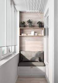 Balcone Stretto E Lungo Nicchia Arredata Con Divano Arredamento Design Appartamenti Arredamento Da Balconi Piccoli