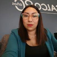 100+ perfiles de «Beverly»