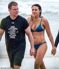 Who is matt damon married to in real life? He S A Lucky Guy Matt Damon S Wife Luciana Barroso 43 Flaunts Jaw Dropping Bikini Body Daily Mail Online
