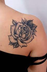 Tatouage rose femme hypperealiste sur epaule. Epingle Sur Tatouages