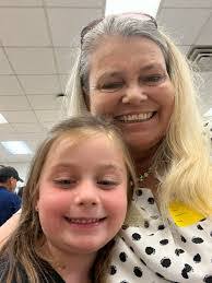 Melissa Dew's Instagram, Twitter & Facebook