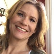 Kimberly Lussier's Instagram, Twitter & Facebook