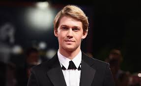 Taylor'ın yeni kuşu 26 yaşındaki i̇ngiliz oyuncu joe alwyn! Joe Alwyn Bio Wiki Net Worth Dating Girlfriend Age Height