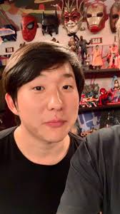 Em um dos melhores momentos do aulão 2016, pyong lee hipnotiza o professor alex, de matemática, e o professo xandão Zero1 Pyong Lee No Zero1 Facebook