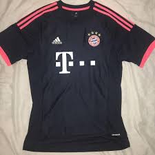 «❌camisa bayern de munique 20/21❌ a nova camisa reserva do bayern de munique é predominantemente…» Camiseta Bayern De Munique Em Sao Paulo Clasf Moda E Beleza