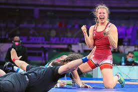 The wrestlers went to break with the german holding a 1:0 lead from mäe's passivity. Weihnachtsmarchen Von Belgrad Aline Rotter Focken Holt Beim World Cup Gold Sport Schwarzwalder Bote