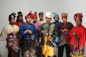.akan membahas tentang kesultanan malaka dari mulai terbentuknya kerajaan malaka akibat perang saudara di kerajaan majapahit hingga berubahnya menjadi kesultanan. G153 Pemahaman Busana Tradsional Melayu Adat Adap 1 Pemakaian Baju Melayu Telah Di Kuat Kuasa Kan Sewaktu Pemerintahan Sultan Muhammad Syah 1424 1444 Sultan Ketiga Dari Empayar Kesultanan Melayu