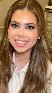 She’s Gorg✨ #makeup #artist #Summer #wing #shimmer #eyes #foundation  #makeuplover