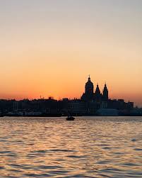 Amsterdam Dressing Orange For Kings Day Amsterdam Sunset Hetij Hetijamsterdam Iamsterdam Amsterdamkingsday Dontsnapshoot Amsterdam Instagram Dressing