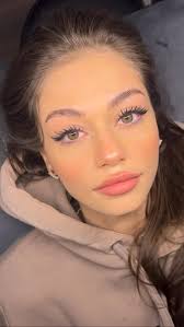 Aimee Martinez (aimee86me)