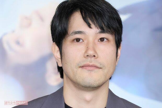 松山ケンイチ》再ピーク到来！最新はTBSドラマ『時すでにおスシ!?』“カメレオン俳優”を発揮した『テミスの不確かな法廷』 | 週刊女性PRIME