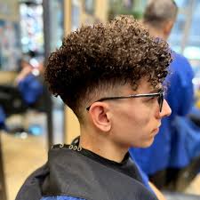 ⚜️Do you have a curly hair?📍Visit our Barbershop in Chelsea Manhattan,  NYC. 👨‍🦱Curly Hair Haircut at 💈Ace Of Fades Barber Shop💈 ♥️♠️♦️♣️ Any  comments? ⬇️⬇️⬇️⬇️⬇️⬇️ . . . #curlyhair #curlyhairstyles #curls  #curlyhaircut #