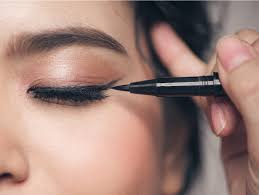 We'll just come right out and say it: Eyeliner 101 How To Apply Eyeliner At Any Skill Level Ipsy
