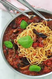 Sauce Tomate A L Aubergine Et Poivrons Recette Facile Recette Recette Facile Recette Recettes De Cuisine