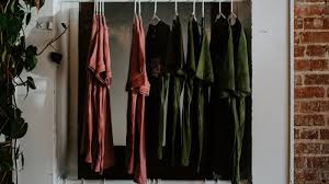 Material yang dibutuhkan untuk membuat usaha butik batik : Jenis Usaha Konveksi Baju Dan Kiat Memulainya Blog Bikin Co