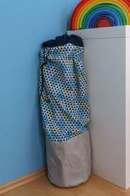 Nahanleitung Geschenkpapier Aufbewahrungssack Snaply Magazin De Geschenkpapier Aufbewahrung Geschenkpapier Geschenkpapier Organizer