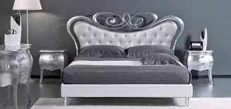 La camera da letto è un luogo molto importante della casa, va arredata con stile ed eleganza per trascorrere notti serene e assicurarsi un piacevole risveglio. Letto Matrimoniale In Ferro Battuto Con Testiera Capitonne Idfdesign