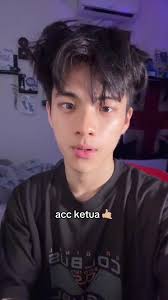 Rambut Mengubah Segalanya: Gaya Rambut Belah Tengah yang Trendy