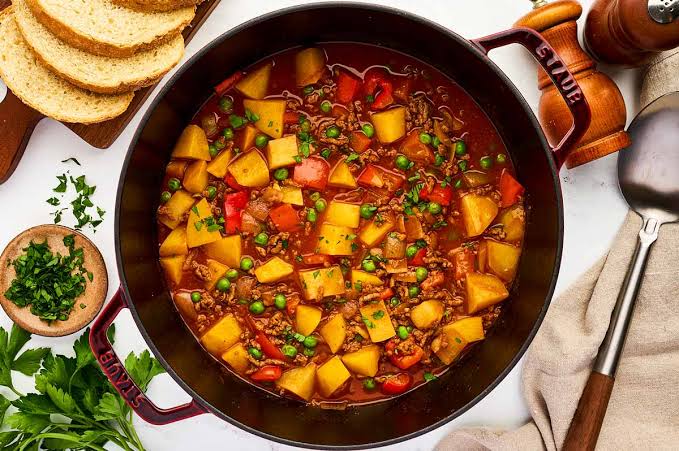 One Pot Ground Beef and Potatoes Recipe - Savory Nothings
