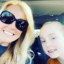 Lori Trexler's Instagram, Twitter & Facebook