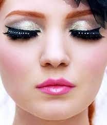 20 Pretty Barbie Doll Makeup Ideas For Sweet Hearts Pretty Designs Barbie Makeup Doll Makeup Formal Eye Makeup