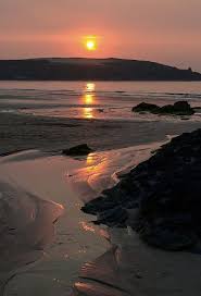 Sunset On Harlyn Bay Cornwall Amazing Sunsets Beautiful Beaches Beautiful Outdoor Spaces