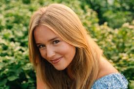 Deanna Engle's Instagram, Twitter & Facebook