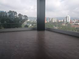 47 parqueos parqueo exterior 46 parqueos. Renta Exclusiva Oficina Edificio Forum Zona 10 Easybroker
