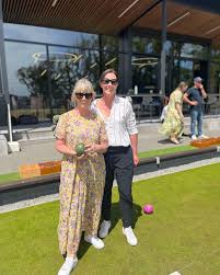 An awesome afternoon out at @elmwoodparkbowls with the NZ Sotheby's  Christchurch team for our Kickstart 2025 event + Quarterly & Annual awards  🏆🍾 Team Lines were stoked to receive two awards: 🥉