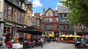 It is situated at the confluence of the ille and vilaine rivers. Extratour Rennes Die Hauptstadt Der Bretagne Lebensart Dw 24 05 2016