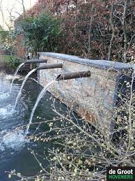 3 cortenstale ronde waterspuwers uit een muur gemaakt van slimwall tuin ideeen tuin huis en tuin