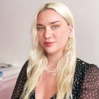 Stacy Saunders's Instagram, Twitter & Facebook