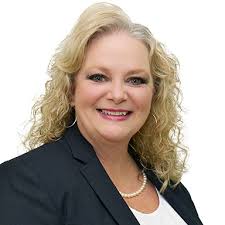 Lisa Bobo's Instagram, Twitter & Facebook