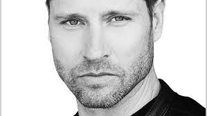 Damon Runyan's Instagram, Twitter & Facebook