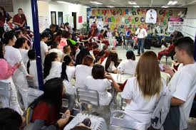 Hoy es el día del médico veterinario en colombia, una celebración que se hace en homenaje a los héroes veterinarios que trabajan todos los días por el bienestar de los perros, los gatos, los caballos y todos los animales desde una clínica veterinaria, un hospital o a domicilio. Dia Del Veterinario Cedenorte